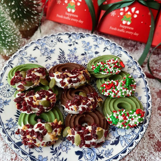 圣诞限定！好玩又好吃的小饼干！圣诞花环曲奇饼干 酥脆喷香110g/盒（10个） 商品图13