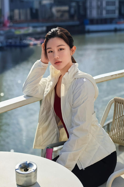 逸红颜明月优选#入冬户外运动『热气层』90大朵白鹅绒短款羽绒服，轻盈暖意小蛮腰 商品图1