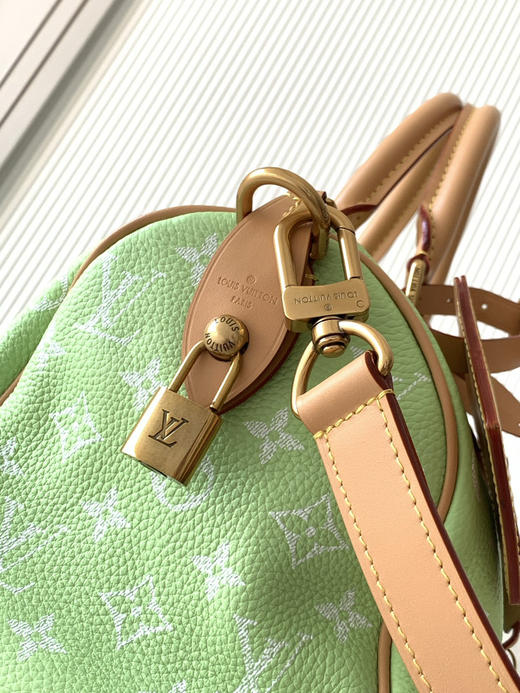 秋冬特惠💰1600 渠道级LV【全钢五金 MB163c01变码芯片】te级LV 全套包装 M13902浅绿 本款Speedy P9 Bandoulière25手袋 商品图6