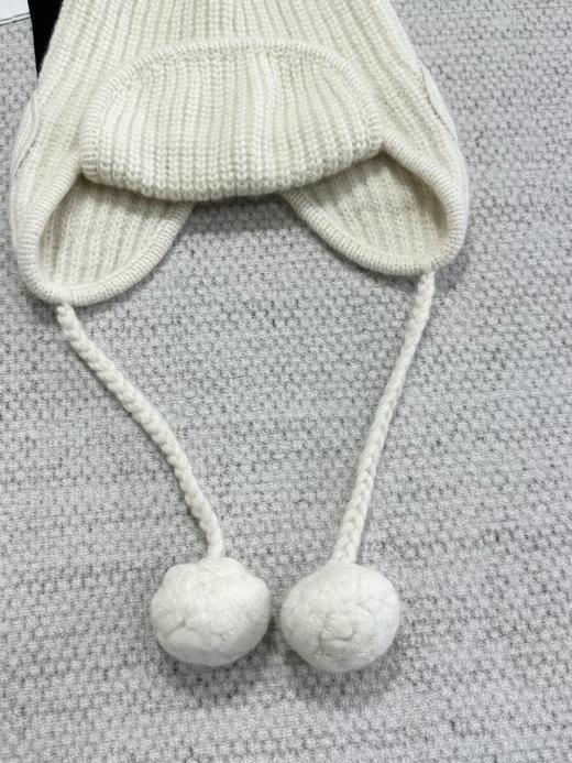 香奈儿 冷帽   CC针织雷锋毛球帽，一顶难求 商品图4