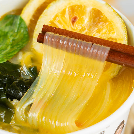 嗨吃家柠檬酸辣粉（清真）109g*6桶【分仓直发，72小时发货，周末节假日不发货】 商品图1