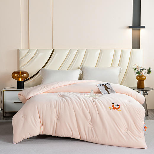 【严选】暖暖绒烫面冬被200x230cm/颜色请自行备注哦 商品图0