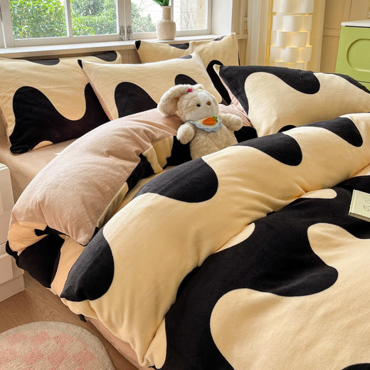 冬天小暖阳☀ 牛奶绒四件套 🥛牛奶丝滑触感  细节设计 含防静电导丝 可机洗 商品图4