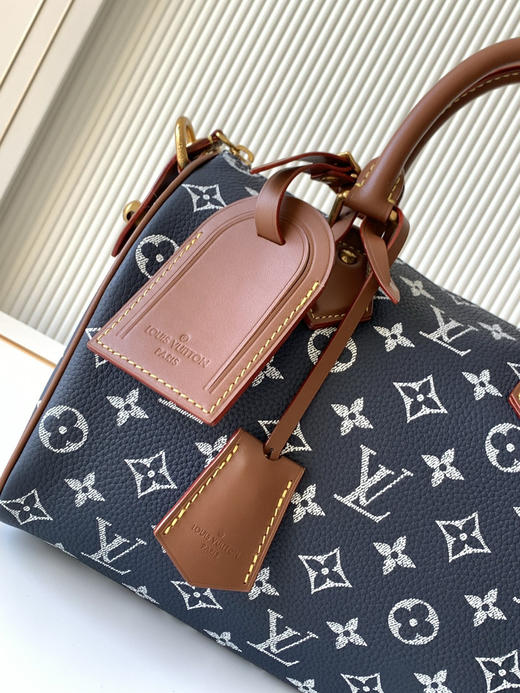 秋冬特惠💰1600 渠道级LV【全钢五金 MB163c01变码芯片】te级LV 全套包装 M15278深蓝色 本款Speedy P9 Bandoulière25手袋 商品图4