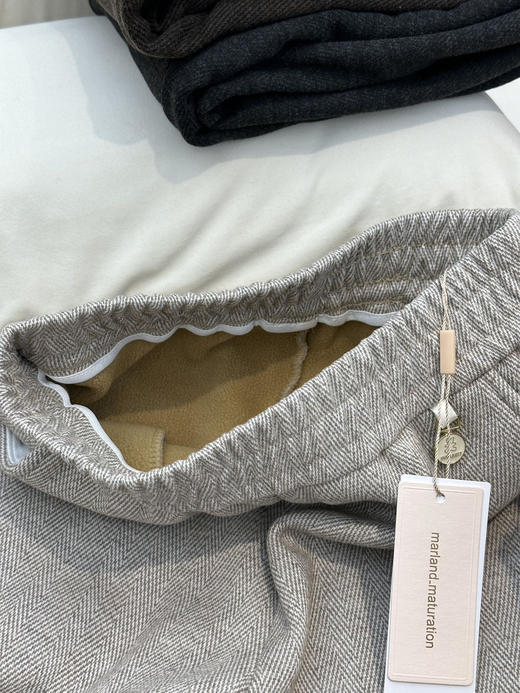 原价400+💰降温特惠❗️一条过冬❗️【米兰时装周品牌Marland·人字纹加绒加厚直筒裤】工厂直销价！通体奥粒绒内里、保暖加倍、无畏严寒✅立体剪裁设计，遮肉显瘦，完全不臃肿✅3色，可穿到180斤 商品图12