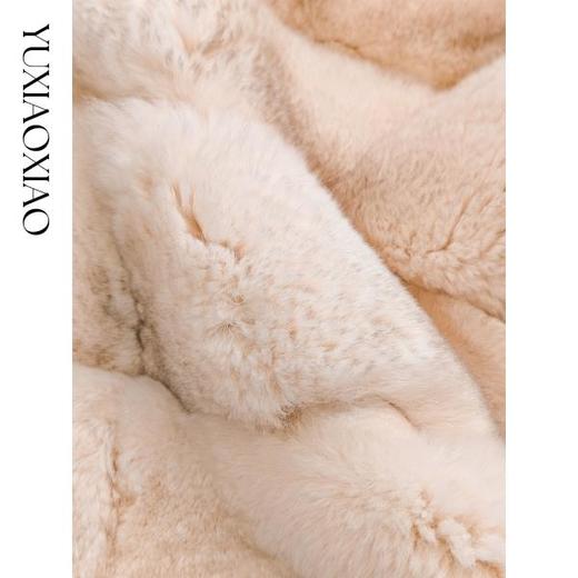 余潇潇【拉菲古堡】渐变层次横排雷克斯獭兔毛V领猪鼻扣抽绳皮草 商品图2