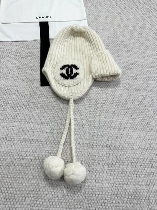 香奈儿 冷帽   CC针织雷锋毛球帽，一顶难求 商品图6
