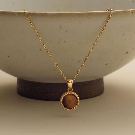 【微信专享款】ARSIS｜秘密花园系列 虎眼纳财麻花吊坠项链 商品图8