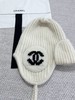 香奈儿 冷帽   CC针织雷锋毛球帽，一顶难求 商品缩略图5