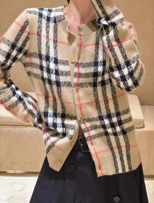巴宝莉 爆款格子开衫来袭(KX*MM) 商品图1