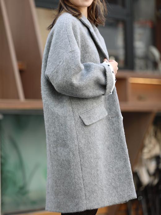TYNVIE 纯羊毛超大号纽扣外套 - 淡灰色 商品图3