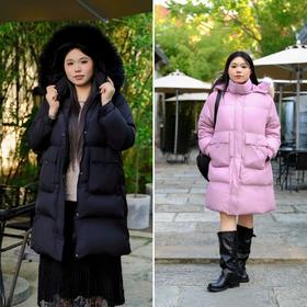 10天发货【中长款 貉子毛领 羽绒服】黑色&粉紫色，宽松的版型，包容性好，藏肉显瘦不臃肿，【毛领可拆卸、帽子不可拆卸】立领和连帽大毛领的设计护颈防风保暖，简约防风袖口。面料锦纶，填充白鸭绒，绒子50%