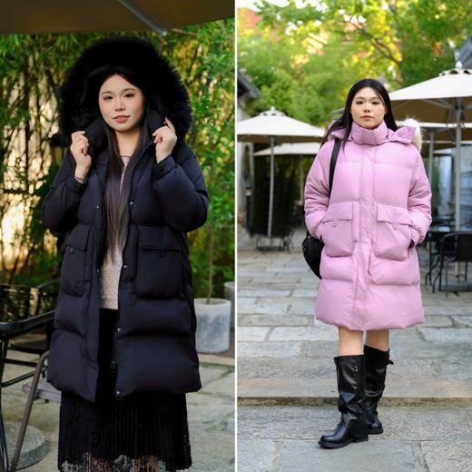 10天发货【中长款 貉子毛领 羽绒服】黑色&粉紫色，宽松的版型，包容性好，藏肉显瘦不臃肿，【毛领可拆卸、帽子不可拆卸】立领和连帽大毛领的设计护颈防风保暖，简约防风袖口。面料锦纶，填充白鸭绒，绒子50% 商品图0