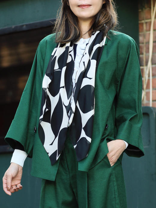 TYNVIE 纯亚麻茧夹克（配有花纹丝巾） - 森林绿 商品图1