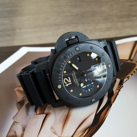 【95新】Panerai沛纳海PAM00616自动机械日期显示47mm（男款）潜行系列 钛金属/碳纤维单向旋转表圈 121125TJ01 商品图4