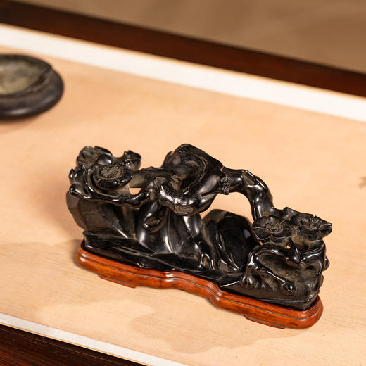 清	紫檀木雕梅花纹山子摆件（黄杨木座） 商品图2