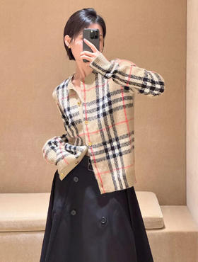 巴宝莉 爆款格子开衫来袭(KX*MM)