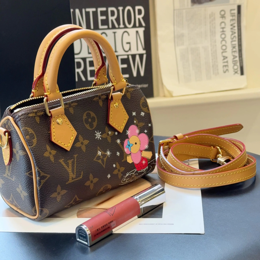 LV Vivienne 圣诞限定 speedy nano 老花 斜挎包