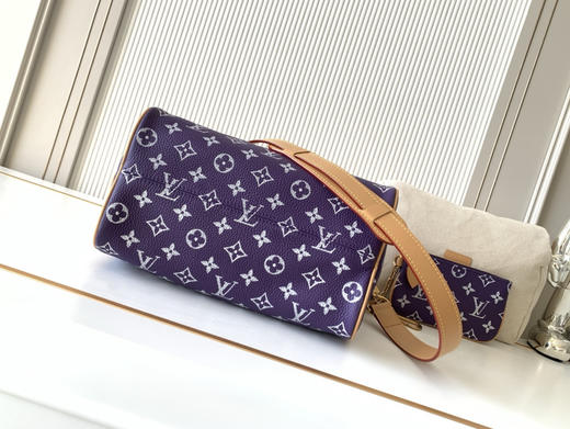 秋冬特惠💰1600 渠道级LV【全钢五金 MB163c01变码芯片】te级LV 全套包装 M11562紫色 本款Speedy P9 Bandoulière25手袋 商品图3