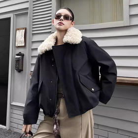 余煦·羊羔领巴恩风派克羽绒服 | 90白鸭绒，冬日又暖又飒的时髦穿搭，不挑身材