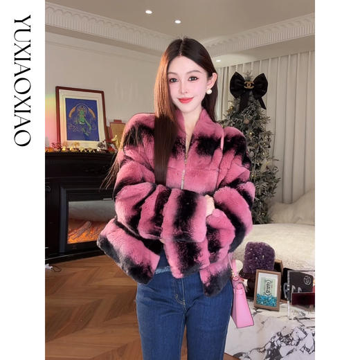 余潇潇【女星周刊】渐变层次整件横排雷克斯獭兔蓬松V领皮草外套 商品图3