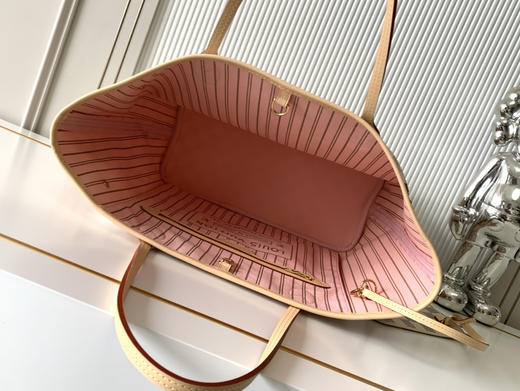 秋冬特惠💰1290 渠道级LV【全钢五金 变码芯片】te级LV 全套包装 41605白格 经典购物袋 中号 商品图4