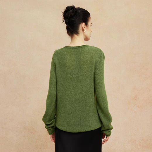 QH602斯尔丽2025新款轻柔软糯保暖手工盘花设计感强气质优雅毛衫 商品图7