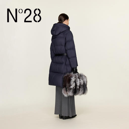 N°28 连帽白鹅绒服女秋冬厚款宽松廓形显瘦休闲过膝长款羽绒外套 8855A1Y256  商品图3