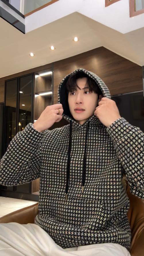 WY1355SDSA秋冬新款痞帅男装简约宽松彩色千鸟格设计抽绳连帽卫衣百搭 商品图0