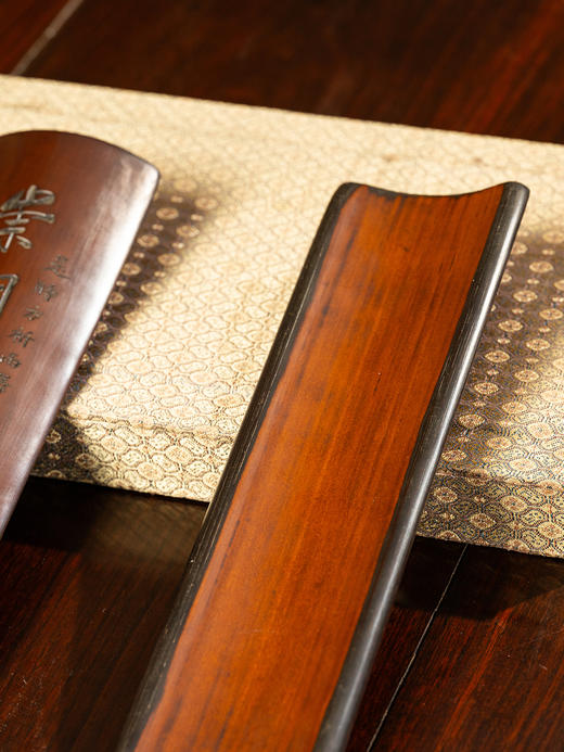 清	林则徐款竹雕诗文臂搁（一对） 商品图4