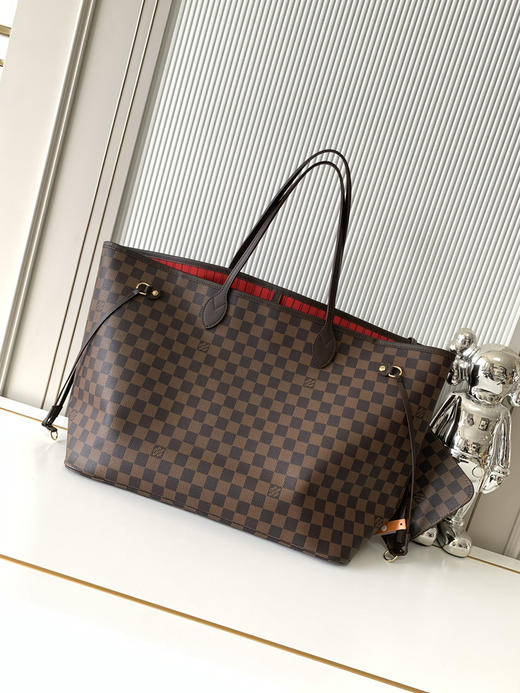 秋冬特惠💰1390 渠道级LV【全钢五金 变码芯片】te级LV 全套包装 41357棋盘格红 经典购物袋 大号 商品图2