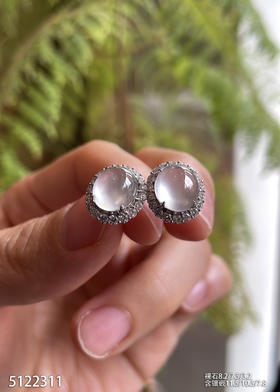 5122311，蛋面耳钉。具体价格微信咨询