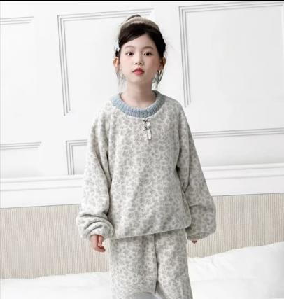 【西蒙日记儿童花边雪呢绒家居服DLXNLJJF】✅暖绒绒暴击！挖到宝必须按头安利！ ✅雪呢绒触感像云朵，锁温不闷汗-XMRJ 商品图5