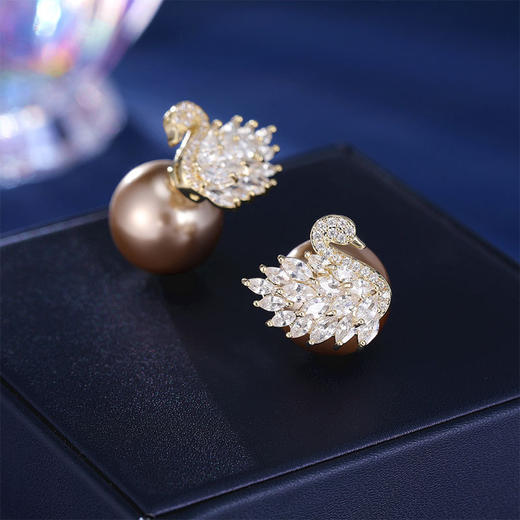 S925银针天鹅微镶锆石珍珠耳钉LY 商品图1