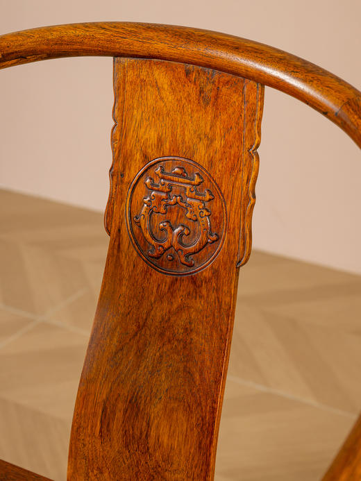 清	黄花梨螭龙捧寿圈椅（一对） 商品图2