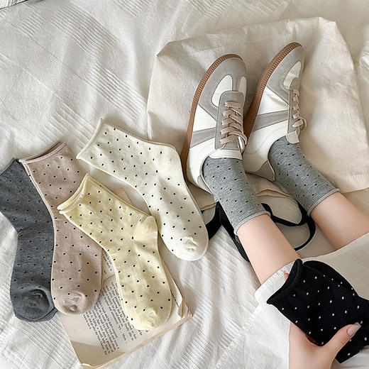 超值秒杀！19.9七双【甄选优质布料❗️穿出满满的少女感】春秋款中筒袜卷边波点点袜子ins潮日系jk堆堆袜学生宿舍长袜百搭。ja 商品图0