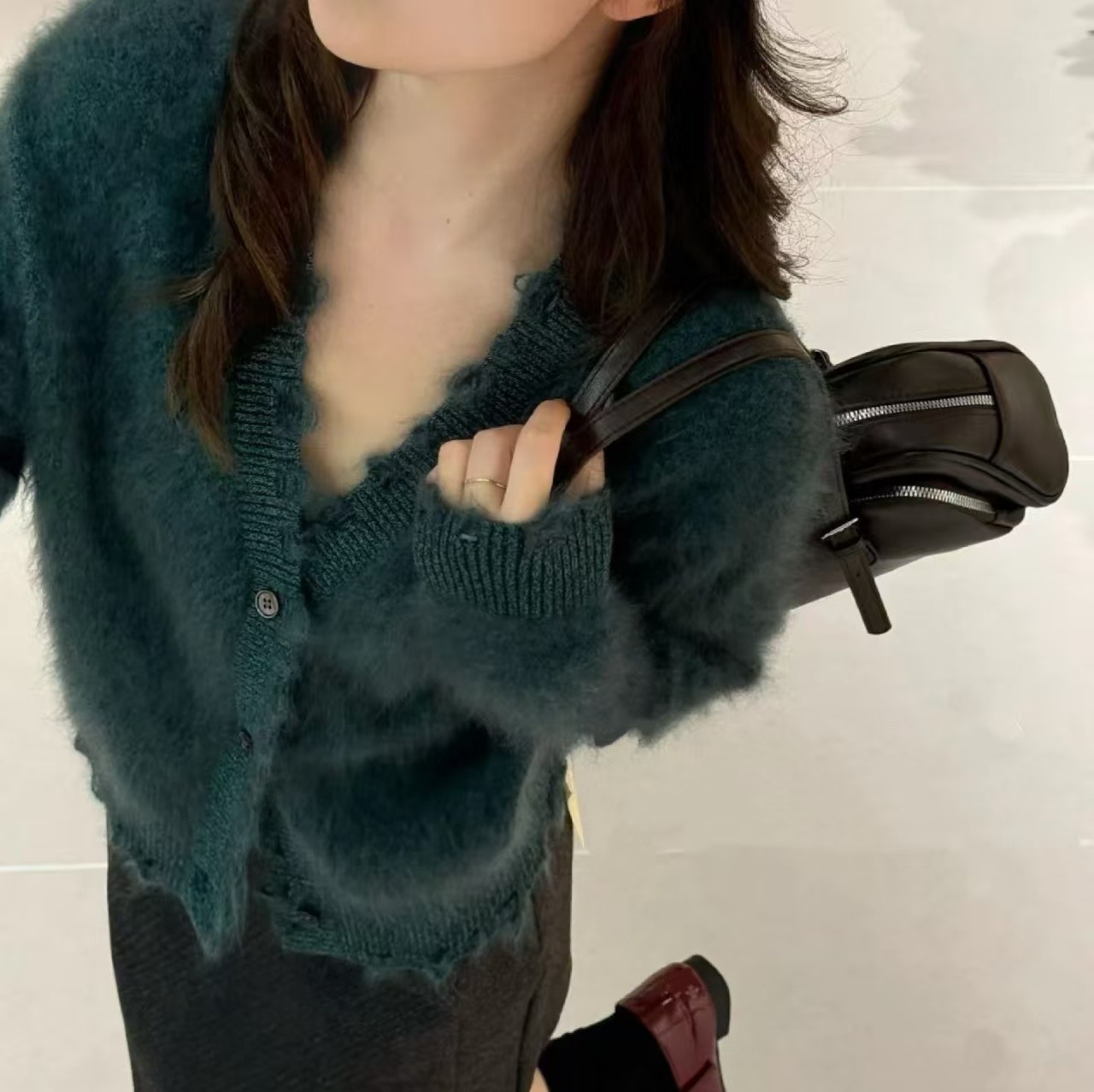 【à perles】LP*山羊绒拉绒镂空毛边V领开衫