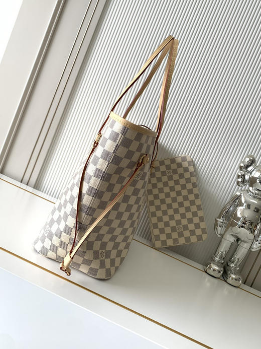 秋冬特惠💰1290 渠道级LV【全钢五金 变码芯片】te级LV 全套包装 41361白格杏 经典购物袋 中号 商品图1