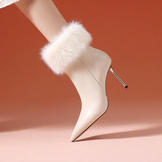 【预售7天】貂毛白色高跟短靴真皮2025年冬季新款毛毛靴子细跟马丁靴S271 商品图0