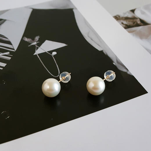 【天然正品】AU750黄金镶天然近完美约8.9MM白色珍珠耳钉8.9MM（皆取最大值）女士061125NJS24 特价：420元 商品图4