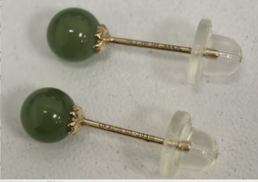 EOV20-A-X013EOV001601 周大福CHOW TAI FOOK 经典大气18K金和田玉耳饰耳钉 商品图4