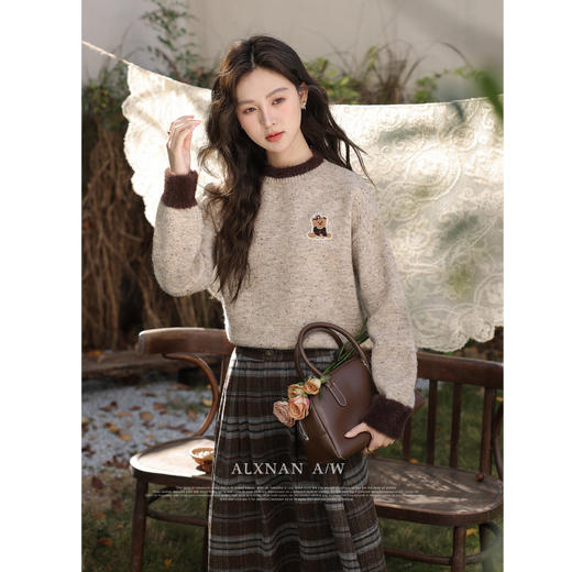 【6折秒杀】鹿向南《冬日特调》棕杏色半身裙春秋新款卡通独特女L33202 商品图0