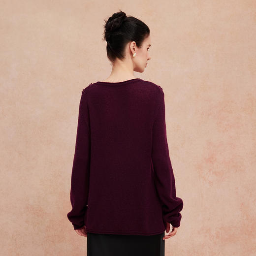 QH602斯尔丽2025新款轻柔软糯保暖手工盘花设计感强气质优雅毛衫 商品图4