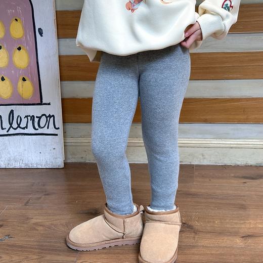 【保暖服饰 丨吾家 女童加厚打底裤】90-170码可选，采用柔软厚实的亲肤面料，舒适又保暖，贴身不勒，宝贝好穿脱，轻便保暖活动自如，一条应对多变天气 商品图4