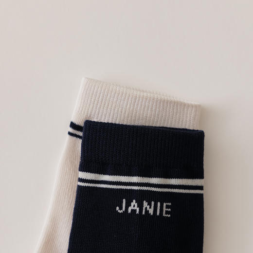 马克珍妮女童柔软弹力运动风中筒袜2025年秋冬新款551939 商品图3