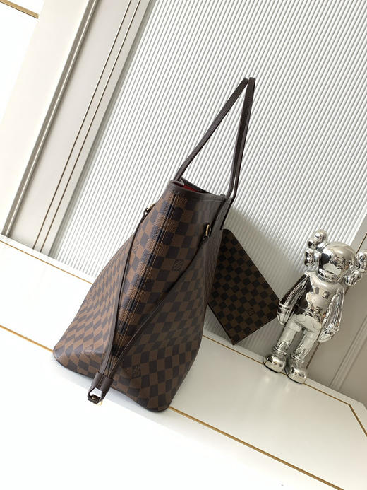 秋冬特惠💰1390 渠道级LV【全钢五金 变码芯片】te级LV 全套包装 41357棋盘格红 经典购物袋 大号 商品图1