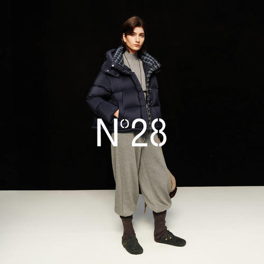 N°28 白鹅绒服女秋冬短款小个子连帽宽松显瘦防风保暖羽绒外套8855A1Y257 商品图3