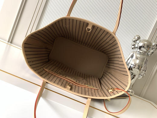 秋冬特惠💰1290 渠道级LV【全钢五金 变码芯片】te级 全套包装 M40995老花杏 经典购物袋 中号 商品图8