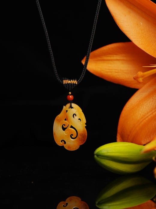 和田玉满皮凤首吊坠 商品图0