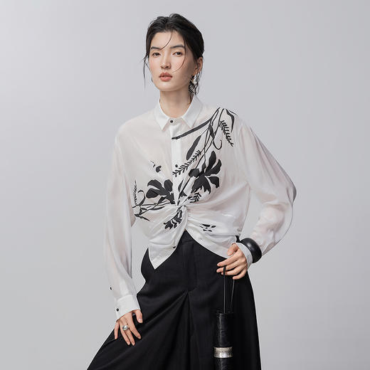 【林栖设计小店】生活在左笔墨花事印花衬衣优雅百搭扭结设计感修身显瘦2026早春新款上衣女1961177 商品图0